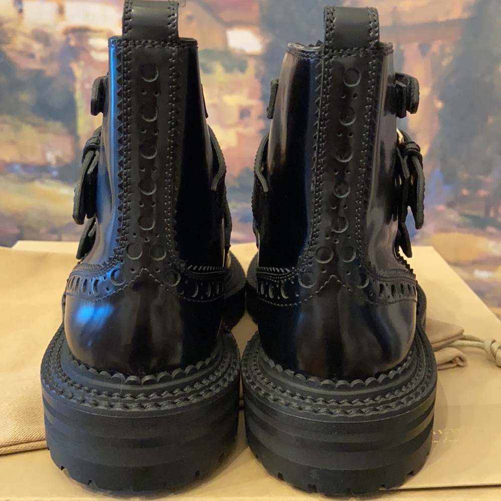 **SOLD** BURBERRY 🖤 - Picture 8 of 16